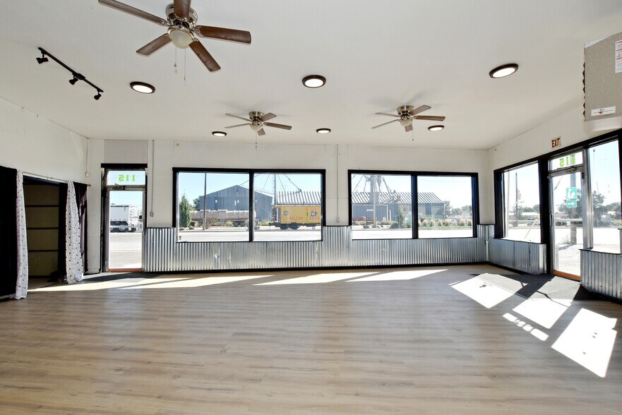 More Photos Of 115 Hwy 85, Ault Freestanding For Lease