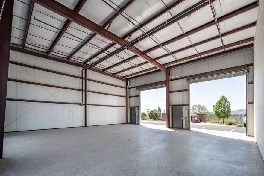 More Photos Of 2700 N Lake Valley Rd, Prescott Valley Light Manufacturing For Sale