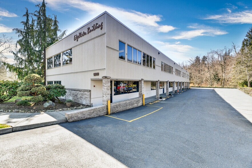 More Photos Of 16000 Mill Creek Blvd, Mill Creek Showroom For Lease