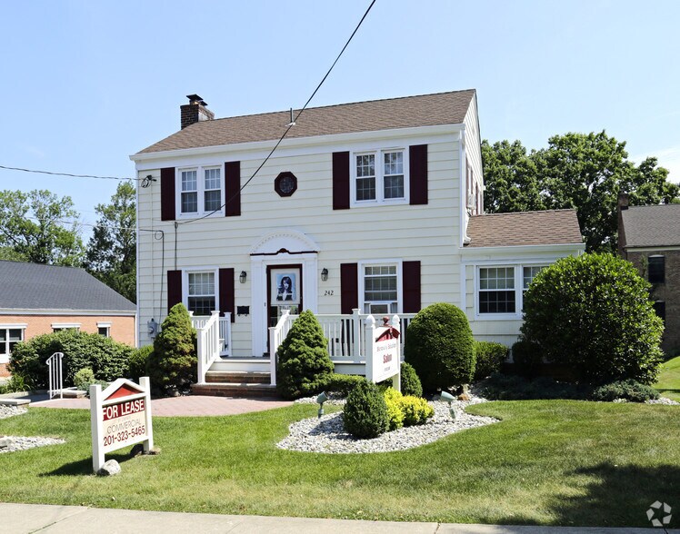 More Photos Of 242 Main St, Madison Office For Lease