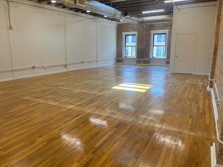 More Photos Of 39 W 14th St, New York Office For Lease