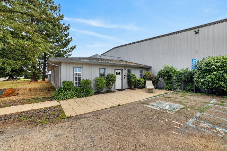 More Photos Of 1260 Furneaux Rd, Olivehurst Warehouse For Sale
