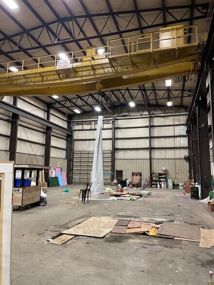 More Photos Of 28530 Reynolds St, Inkster Manufacturing For Lease