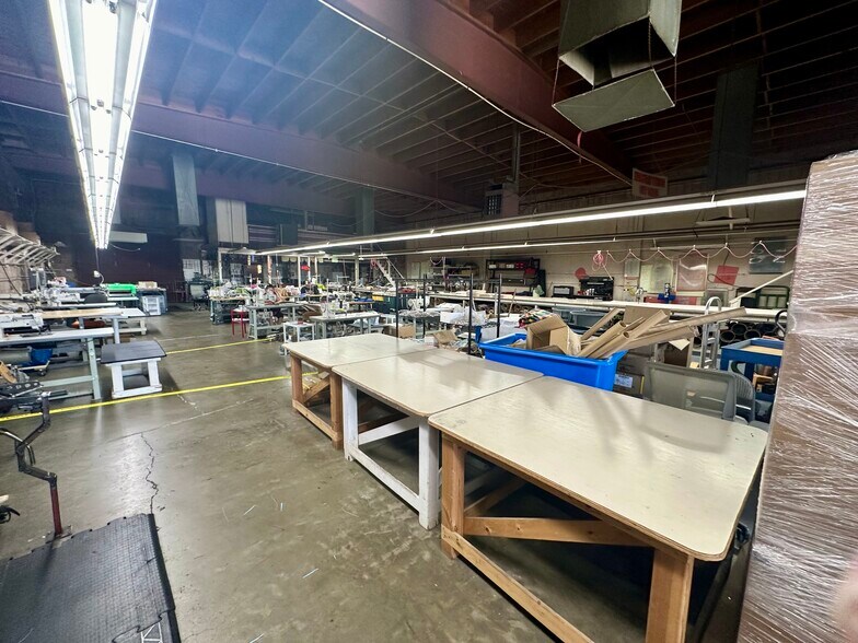 More Photos Of 3226 Franklin Ave, Riverside Manufacturing For Sale
