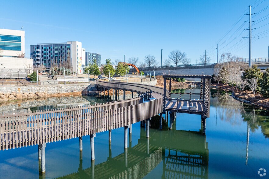 More Photos Of 8 City Blvd, Nashville Office For Lease