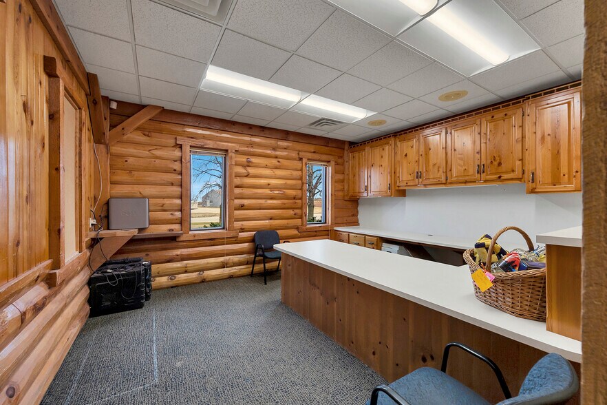 More Photos Of 4424 Dickinson Rd, De Pere Office For Lease