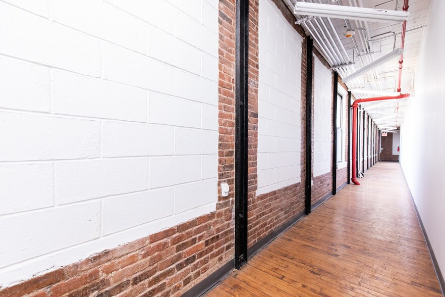 More Photos Of 540 39th St, Union City Warehouse For Lease