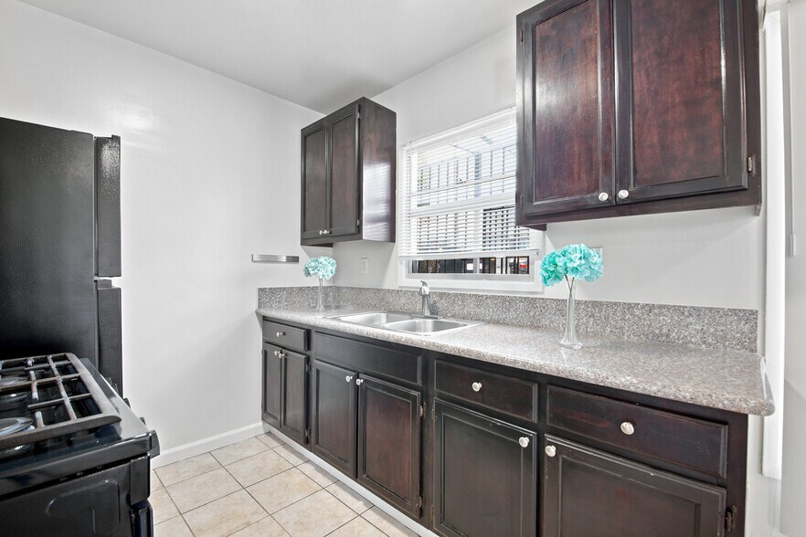 More Photos Of 1475 Venice Blvd, Los Angeles Apartments For Sale