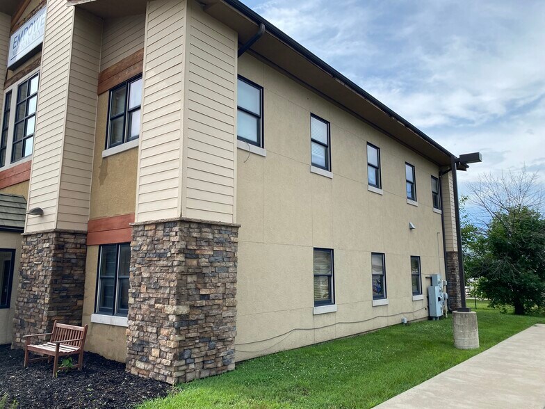 More Photos Of 350 SW Greenwich Dr, Lee's Summit Storefront Retail Office For Sale