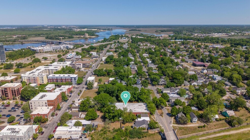 More Photos Of 711 S 5th Ave, Wilmington General Retail For Sale