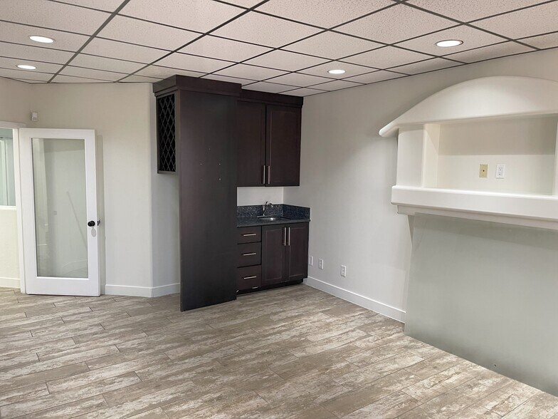 More Photos Of 3370 Pinks Pl, Las Vegas Showroom For Lease