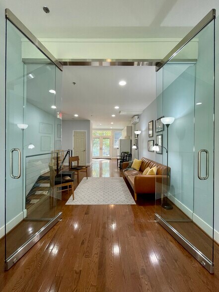 More Photos Of 211 K St Ne, Washington Office Residential For Sale