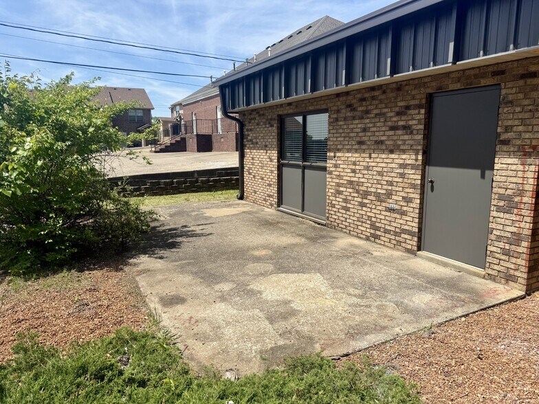 More Photos Of 1854 Memorial Dr, Clarksville Coworking Space