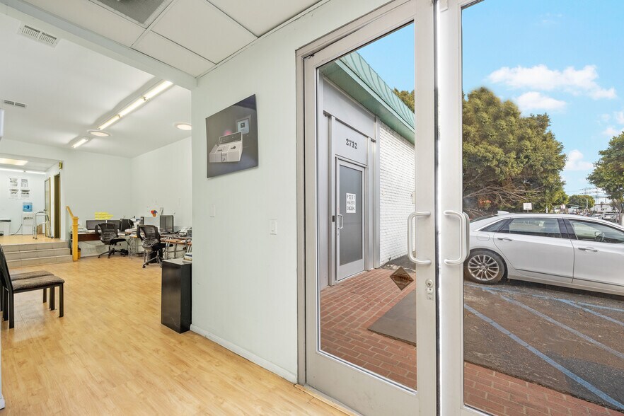 More Photos Of 2728 S La Cienega Blvd, Los Angeles Office For Lease