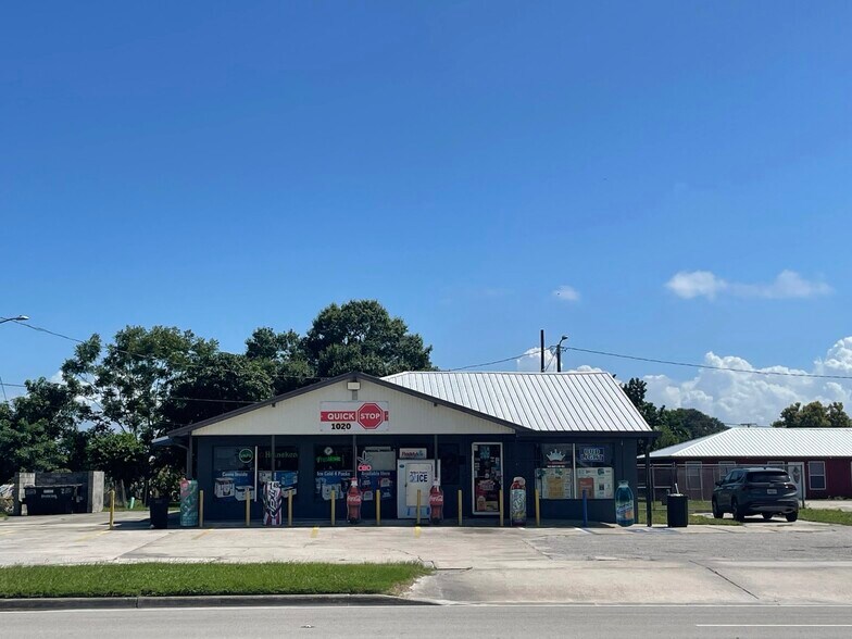 More Photos Of 1020 S Wc Owen Ave, Clewiston Convenience Store For Lease