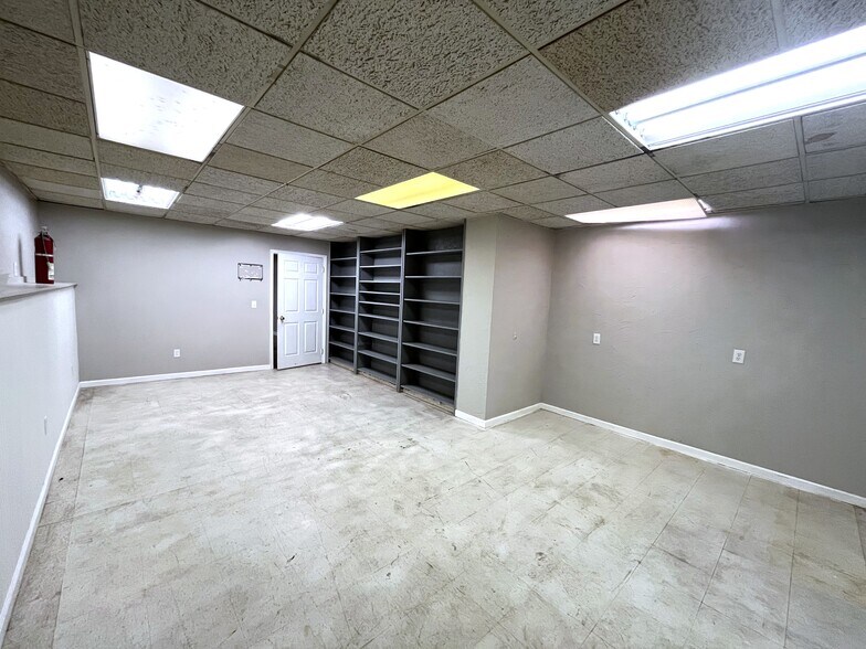 More Photos Of 33 King St, Shippensburg Storefront Retail Residential For Lease