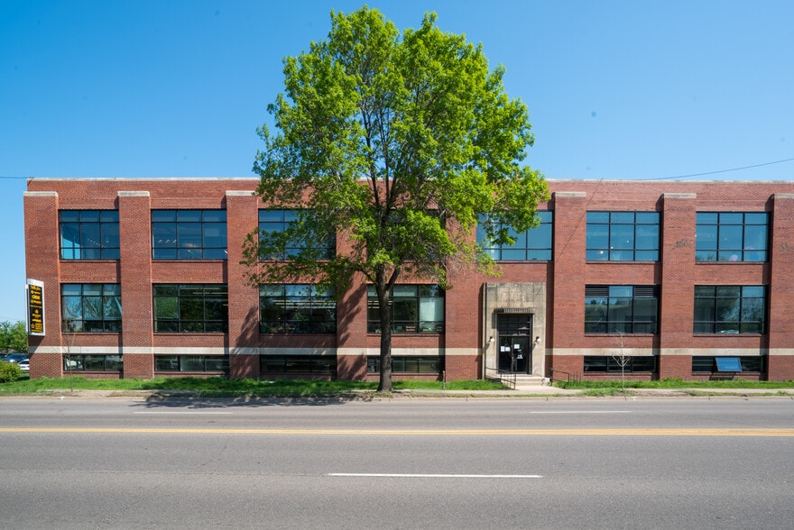 More Photos Of 1621-1701 E Hennepin Ave, Minneapolis Loft Creative Space For Lease