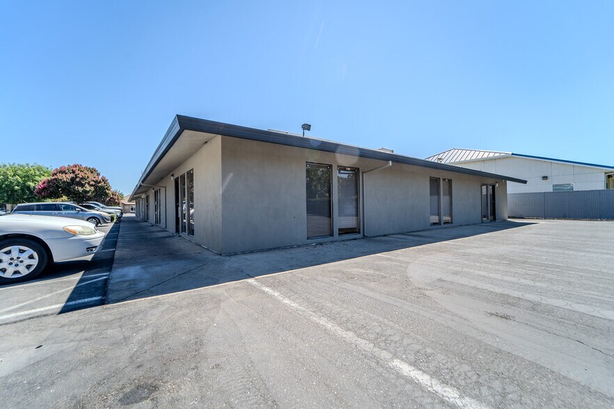 More Photos Of 1547 Starr Dr, Yuba City Office For Sale