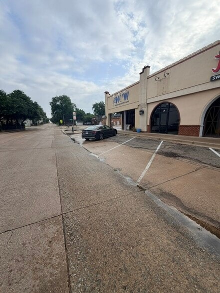 More Photos Of 3606-3614 Greenville Ave, Dallas Unknown For Lease