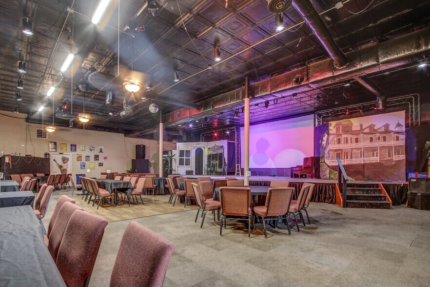 More Photos Of 308 E Don Tyler Ave, Dewey Storefront For Sale