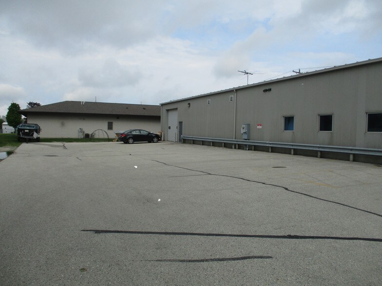 More Photos Of 3420 Dewey St, Manitowoc Freestanding For Lease