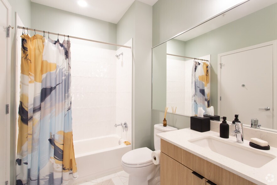 More Photos Of 1133 South Blvd, Oak Park Apartments For Lease