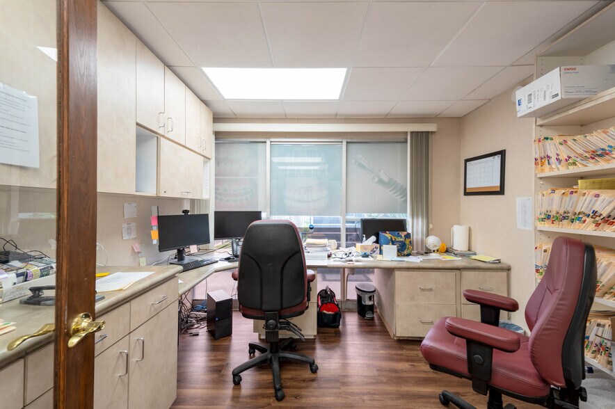 More Photos Of 5995-5997 Brockton Ave, Riverside Medical For Sale