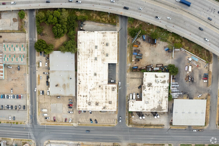 More Photos Of 1912 S Good Latimer Expy, Dallas Warehouse For Sale