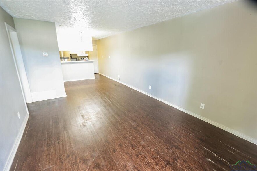 More Photos Of 222 W Gilmer St, Big Sandy Apartments For Sale