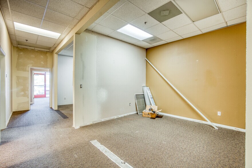 More Photos Of 7075 N West Ave, Fresno Freestanding For Lease