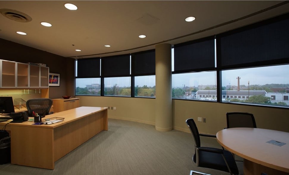 More Photos Of 1900 W Pl NE, Washington Office For Lease