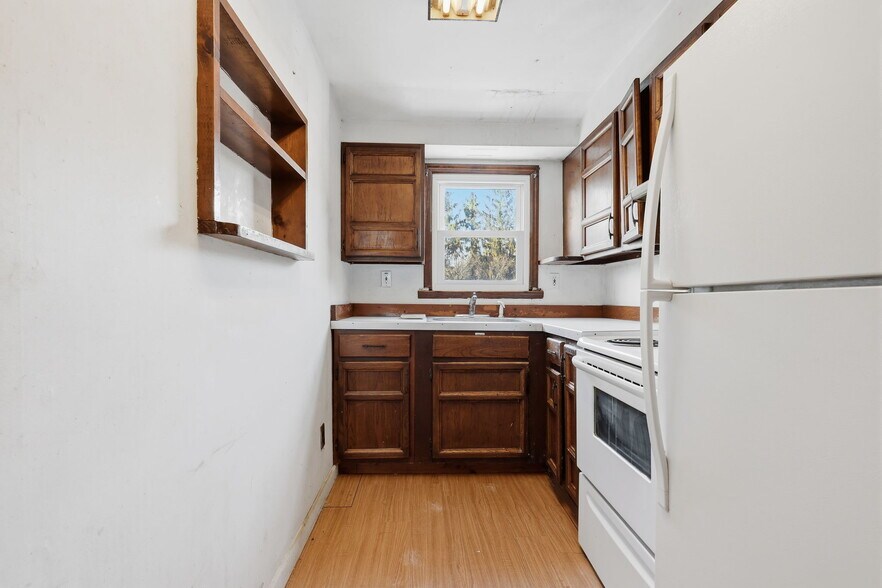 More Photos Of 2695 Main St, Lawrence Apartments For Sale