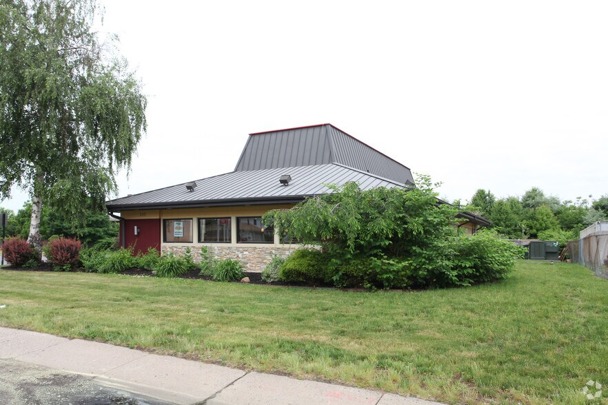 More Photos Of 300 Silver Ln, East Hartford Restaurant For Sale