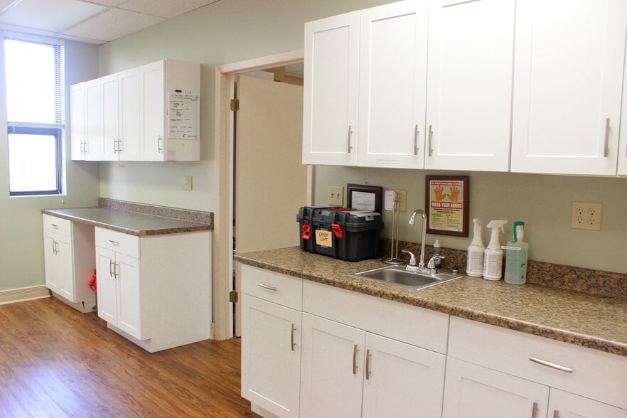 More Photos Of 804 N Belcher Rd, Clearwater Office For Sale