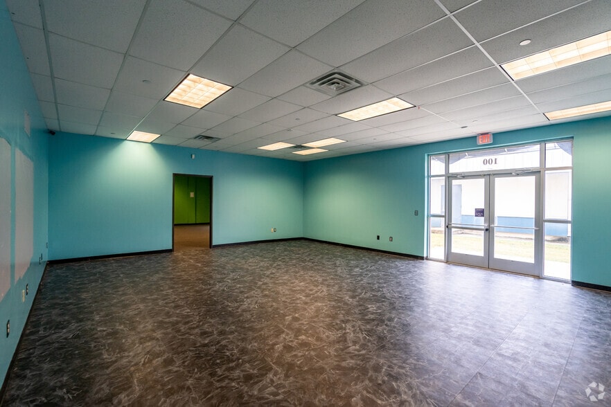 More Photos Of 202-204 N Dooley St, Grapevine Medical For Sale