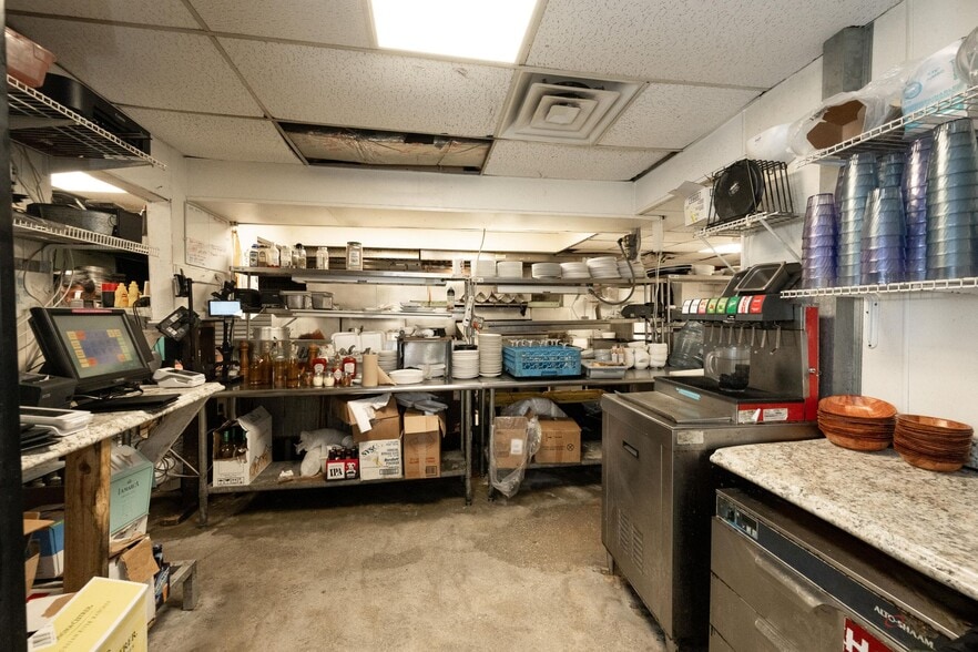 More Photos Of 1075 Duval St, Key West Restaurant For Sale