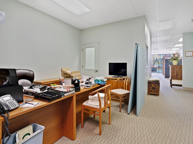 More Photos Of 1168-1258 Jacaranda Blvd, Venice Storefront For Lease