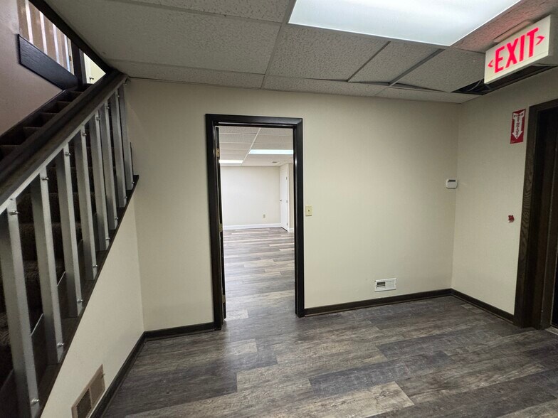 More Photos Of 5126-5130 Blazer Memorial Pky, Dublin Office For Lease