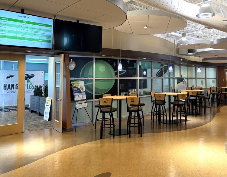 More Photos Of 5000 Springfield St, Dayton Office For Sale