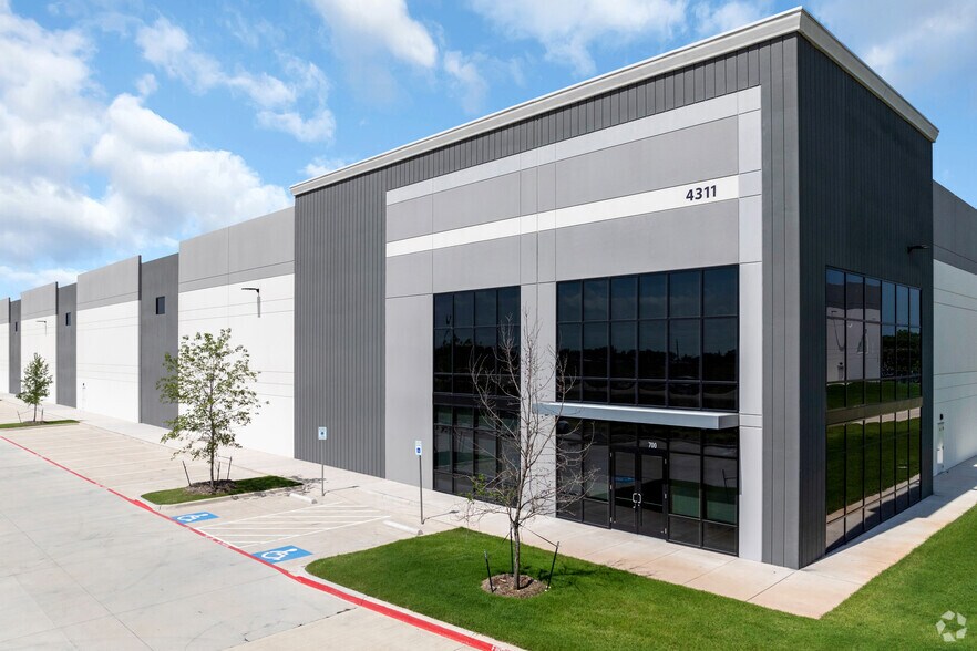 Primary Photo Of 4521 N US Highway 67, Midlothian Distribution For Sale