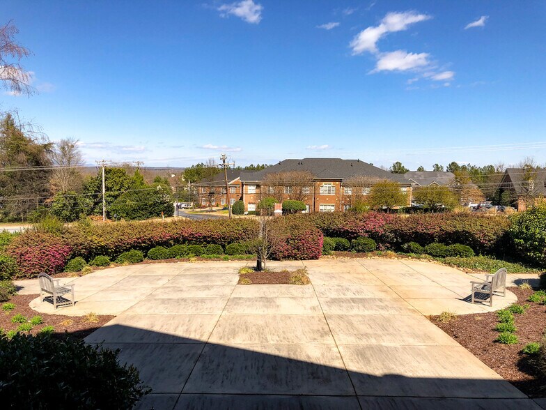 More Photos Of 330 Pelham Rd, Greenville Medical For Lease