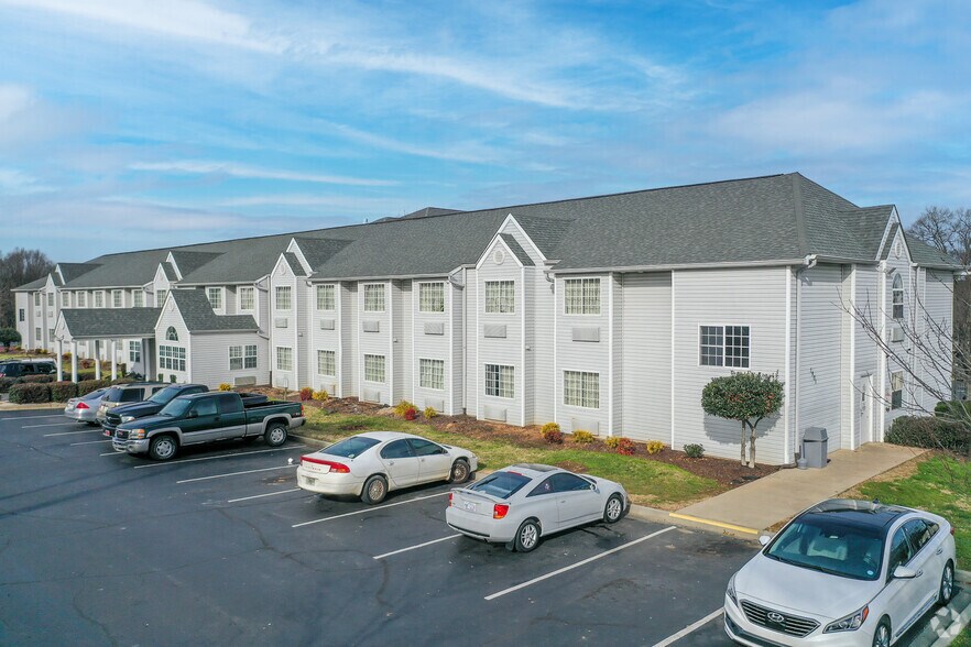 More Photos Of 1901 Broadcast St, Gastonia Hotel For Sale