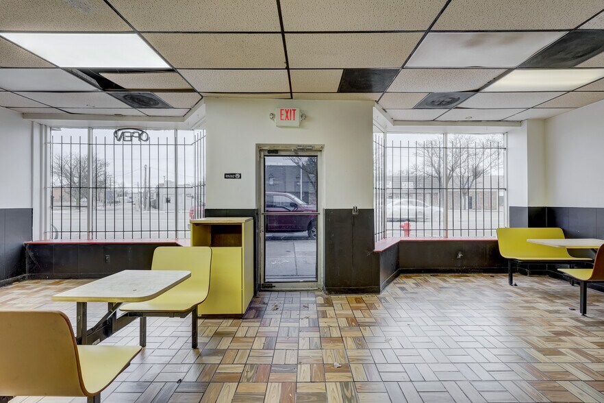 More Photos Of 21559 Grand River Ave, Detroit Storefront For Lease
