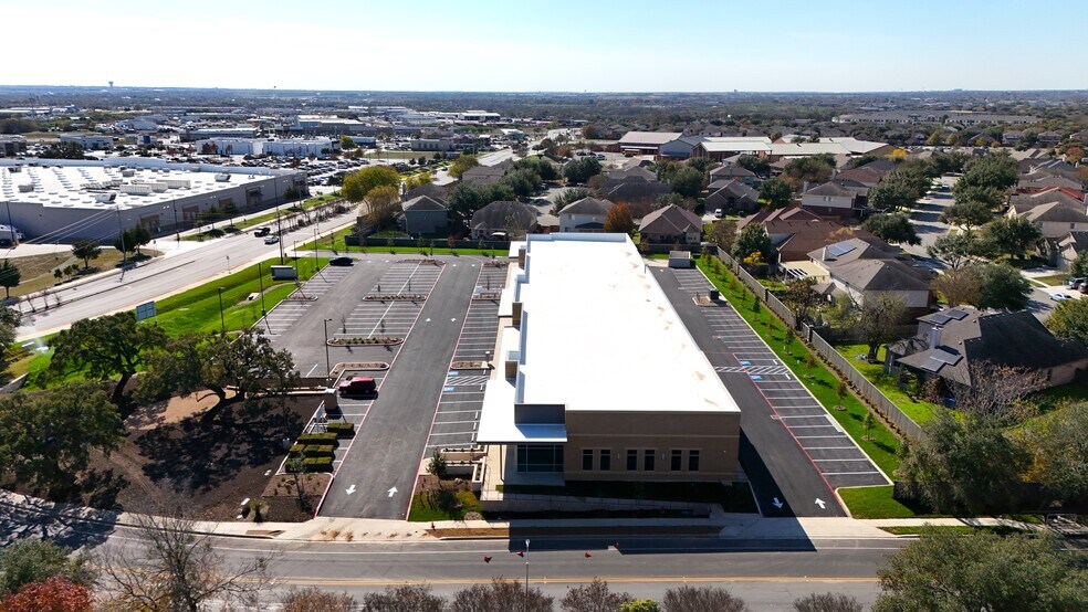 More Photos Of 18 Borgfeld Rd, Cibolo Medical For Lease