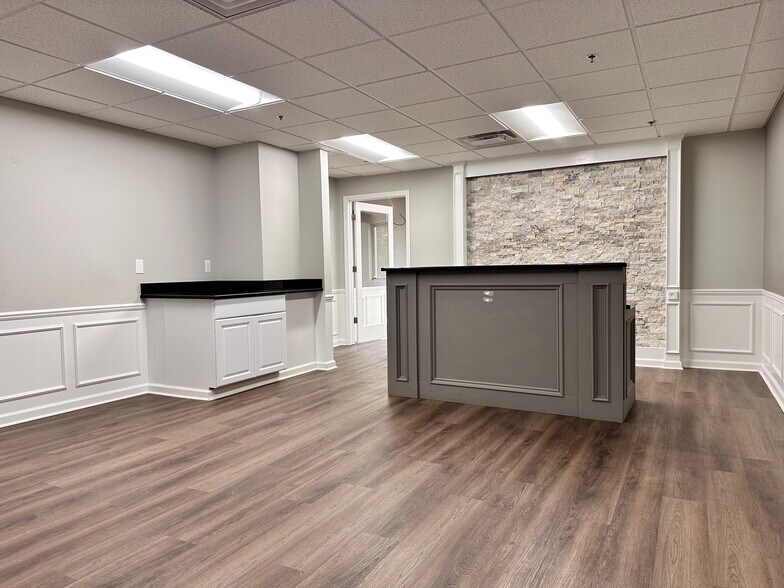 More Photos Of 11111 Hall Rd, Shelby Township Office For Lease