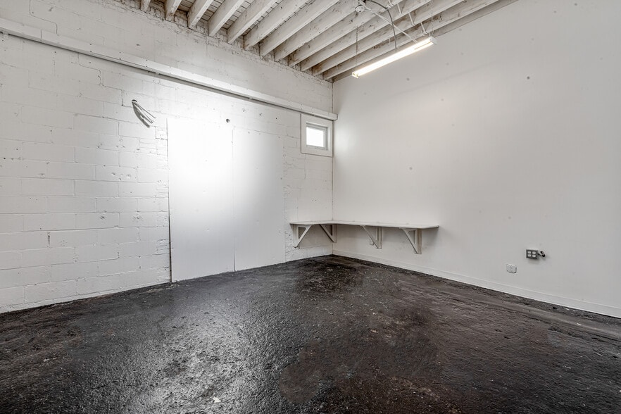 More Photos Of 112 Troutman St, Brooklyn Warehouse For Lease
