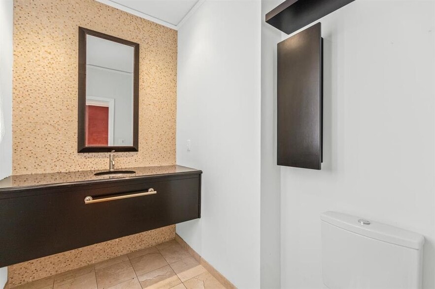 More Photos Of 1202 E Park Ave, Tallahassee Office Residential For Sale