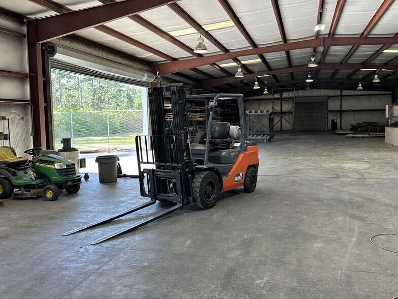 More Photos Of 21051 Coastal Pky, Gulfport Industrial For Lease