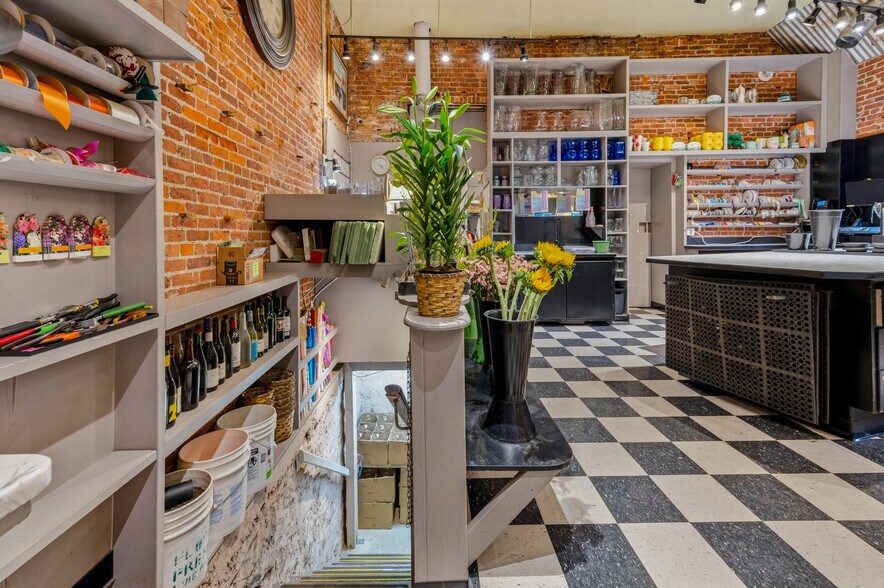 More Photos Of 102 W Main St, Grass Valley General Retail For Sale