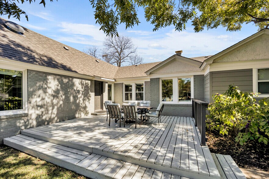 More Photos Of 1500 W Abram St, Arlington Medical For Lease